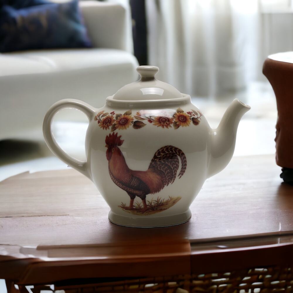 Vintage Lily Creek Teapot / Rooster Pattern